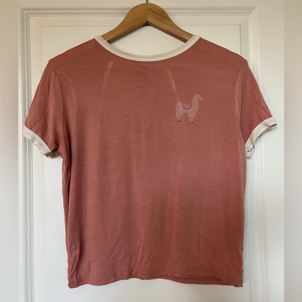 Short sleeve tee with a llama on it 🦙